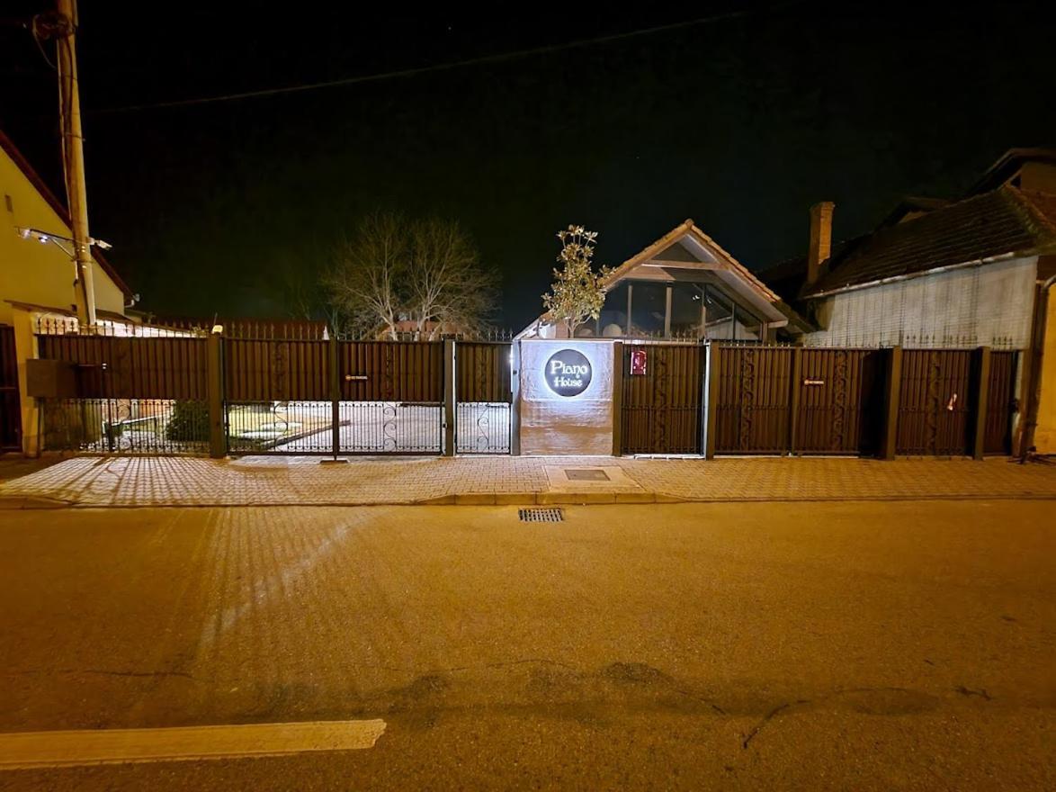 Apartament City La Casa Piano House ,Cu Parcare Alba Iulia Exterior photo